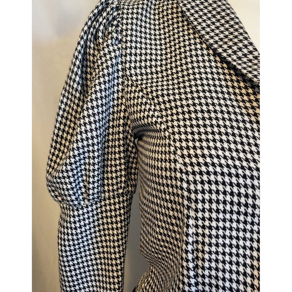 Nasty Gal Crop Blazer Black and White Houndstooth Design, Size 0, Long Sleeve - Picture 3 of 6